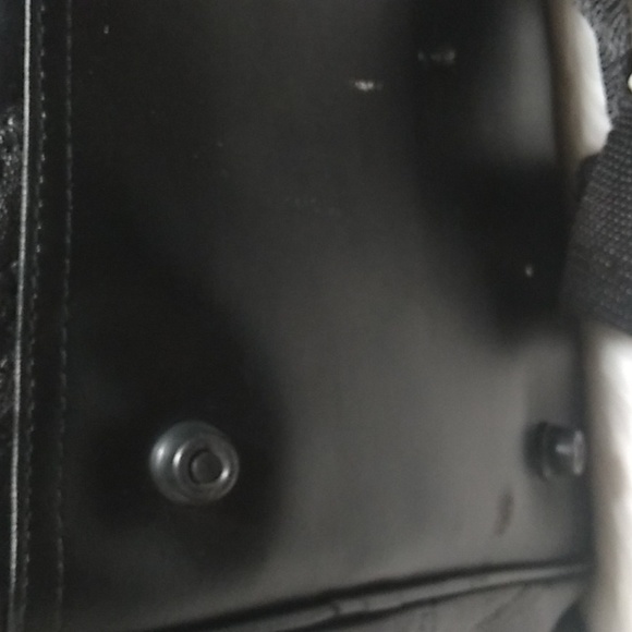 First Class Genuine Leather Vintage Duffle Bag W/Strap - Picture 9 of 14